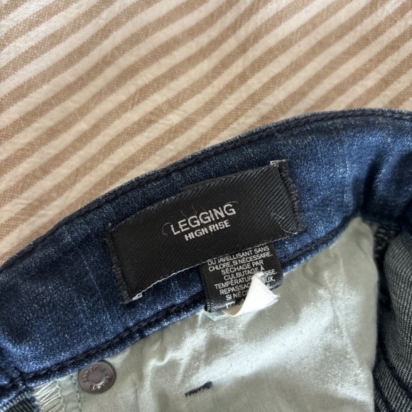 Express High Rise Distressed Skinny Leg Jegging - Picture 4 of 5